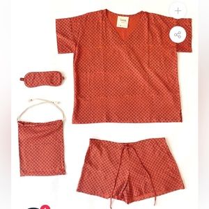 Seek Collective 100% silk Poppies pajama sleep set, size M/L